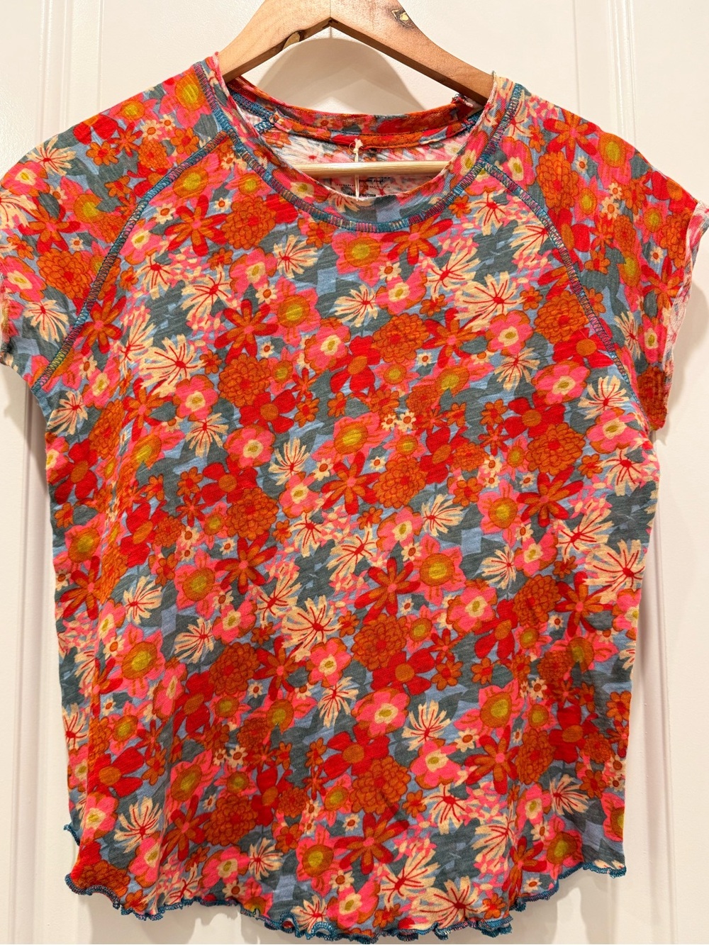 NATURAL LIFE Floral Short Sleeve Top in Red, Pink, Blue
